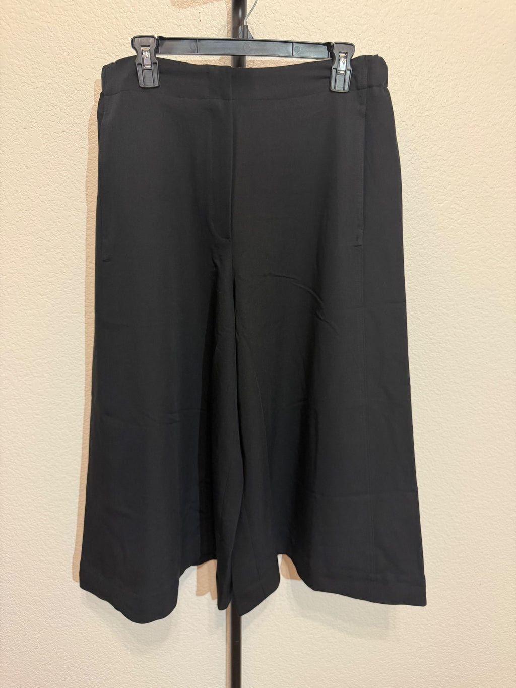 NWT DKNY Black High-Rise Wide Leg Culottes Size 12